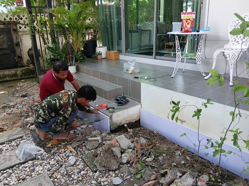 ปิดโพรงรอบบ้าน ผลงาน